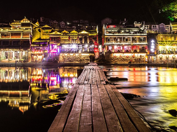 【抖音最火景點芙蓉鎮】深圳企業團隊旅游/會獎旅游策劃活動公司